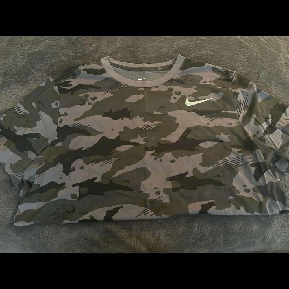 Mens XL Gray Camo Dri Fit T Shirt